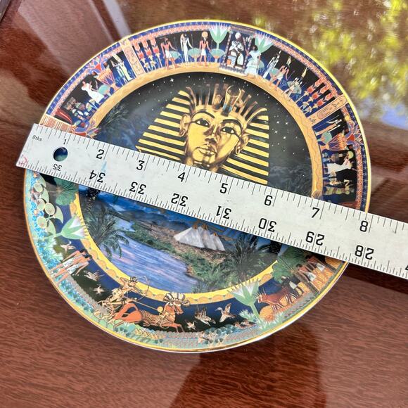 Vintage Tutankhamun Plate by Sue Climpson for Bradford Exchange Egypt Art - Picture 10 of 10